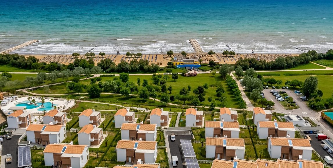 Prémiové apartmány a vily pri mori: štýl, komfort a výhľady